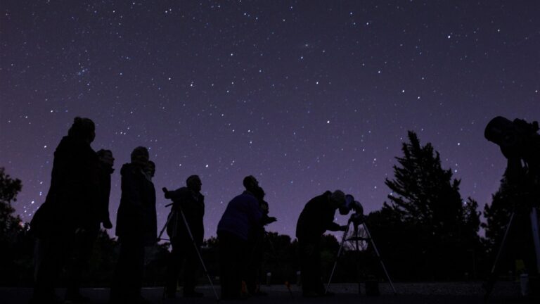 Stars and Sips: The Best Rooftop Stargazing Spots for Astronomy Enthusiasts